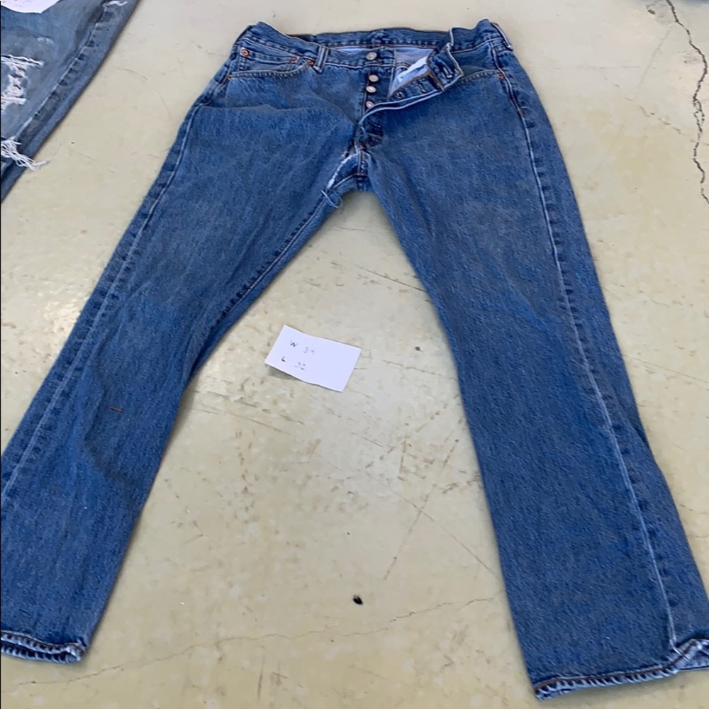 Levi’s - Picture 2 of 6